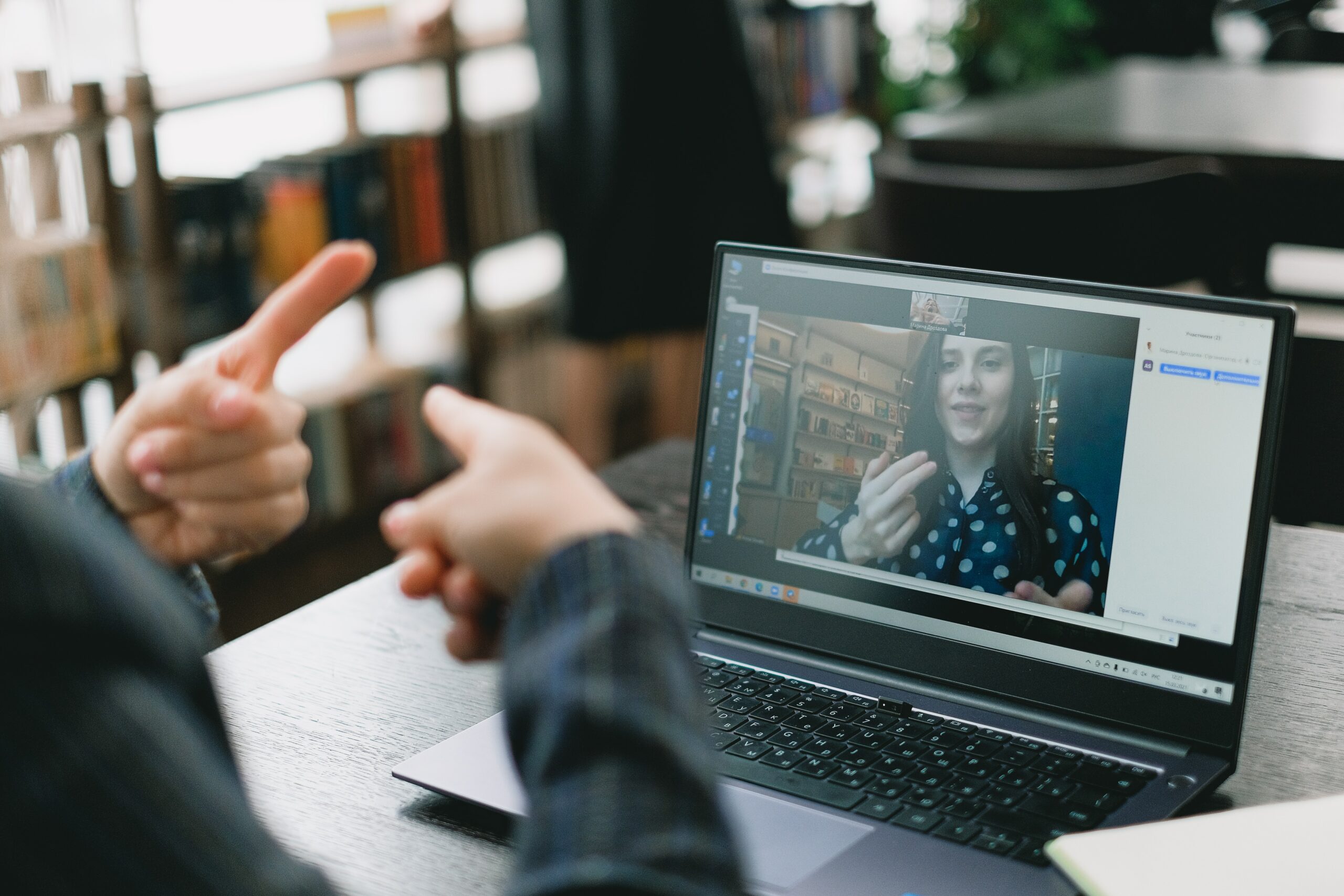 teach-sign-language-virtually