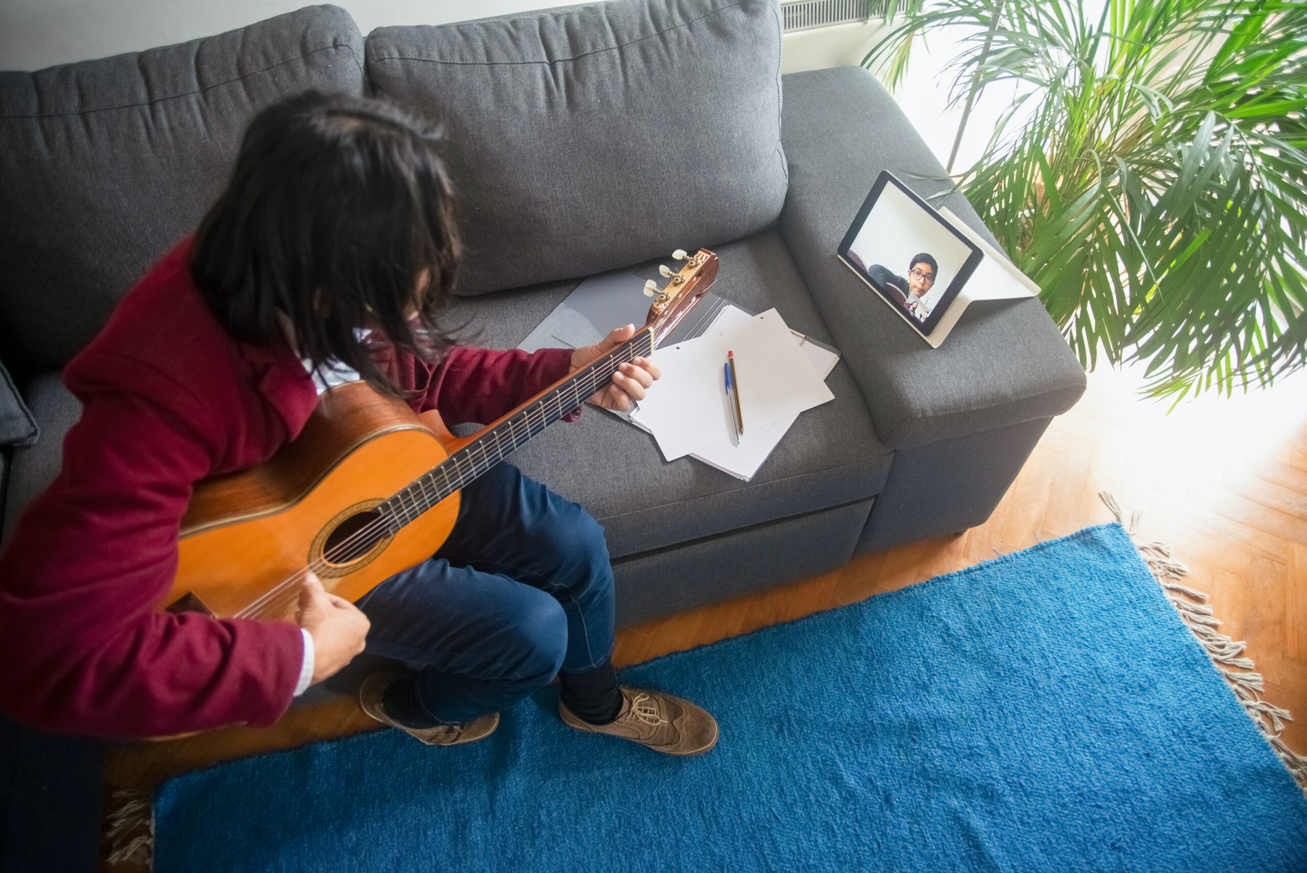 teaching-guitar-online